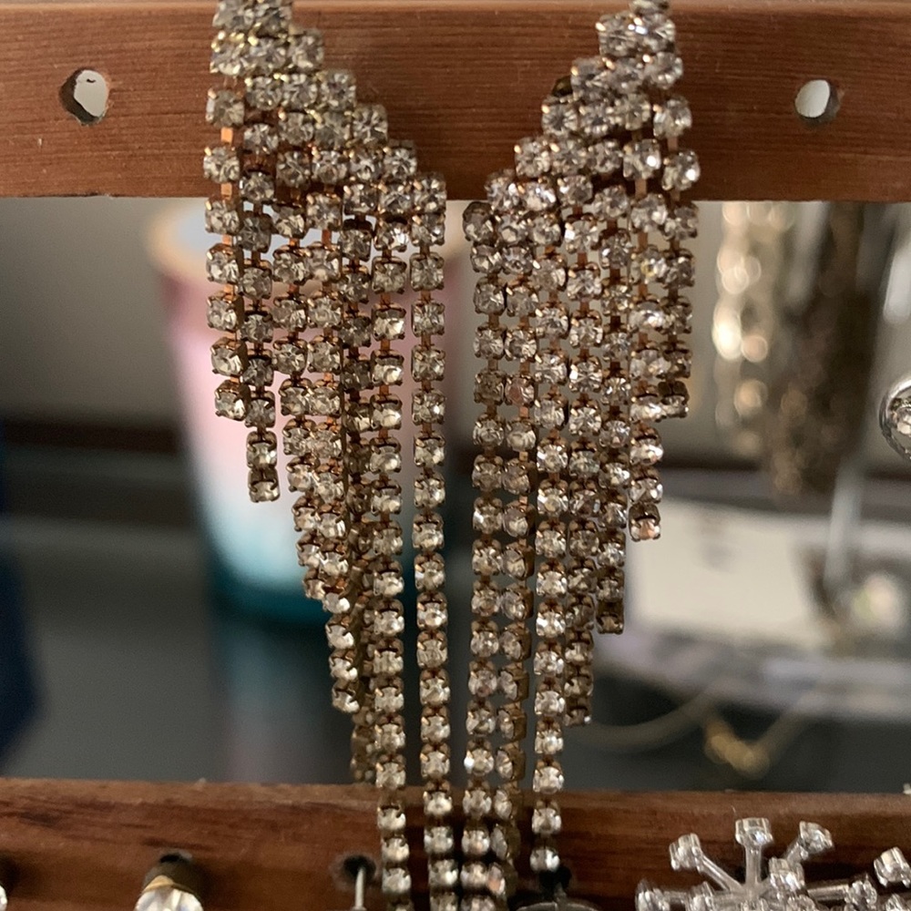 Dangling zirconia earrings